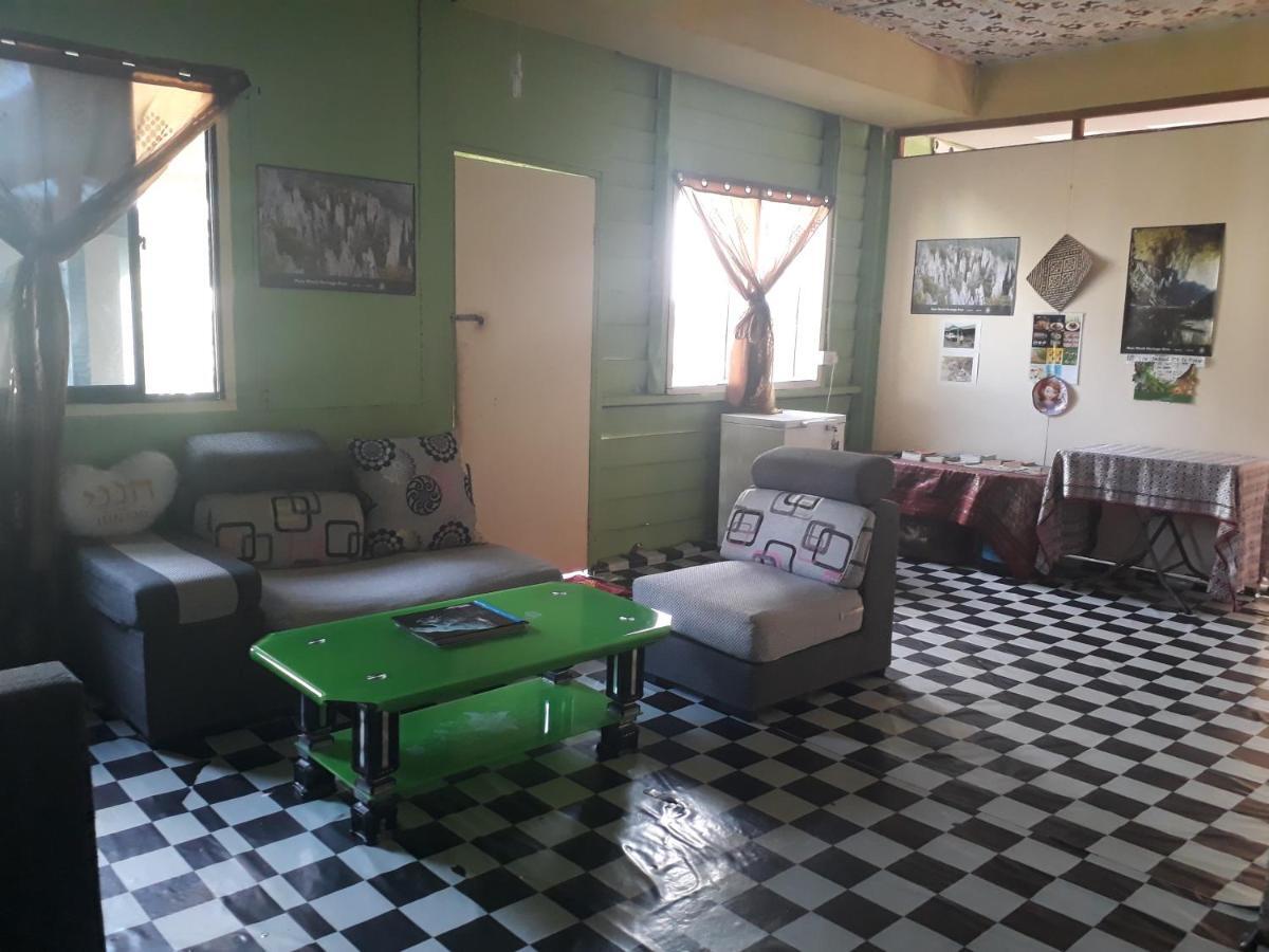 Mulu D Cave Homestay Exterior photo
